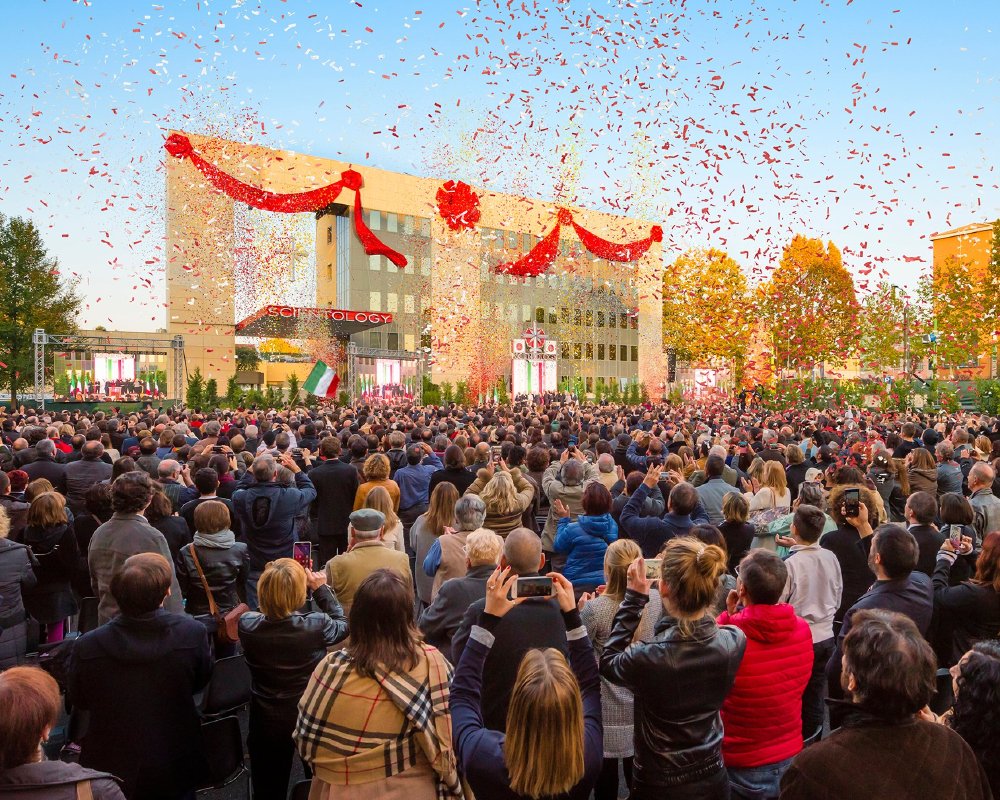 Milan : la plus grande Eglise de Scientologie « idéale » au monde