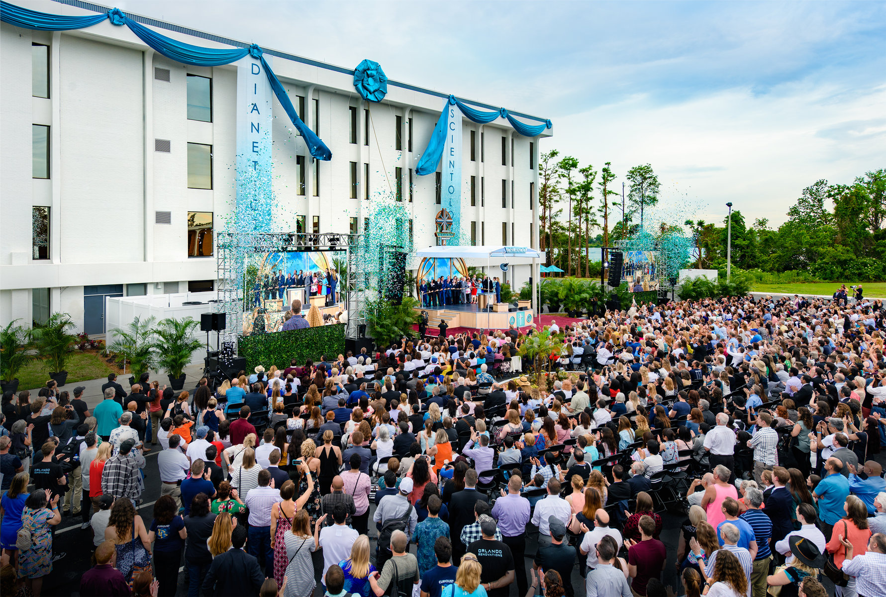 Orlando : le ruban tombe sur la nouvelle Eglise de Scientologie