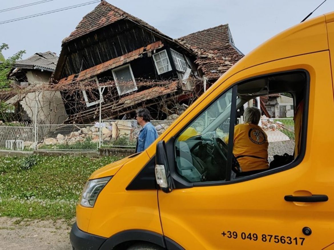 Les Ministres Volontaires de Scientology d’Italie aident les villages croates à se reconstruire