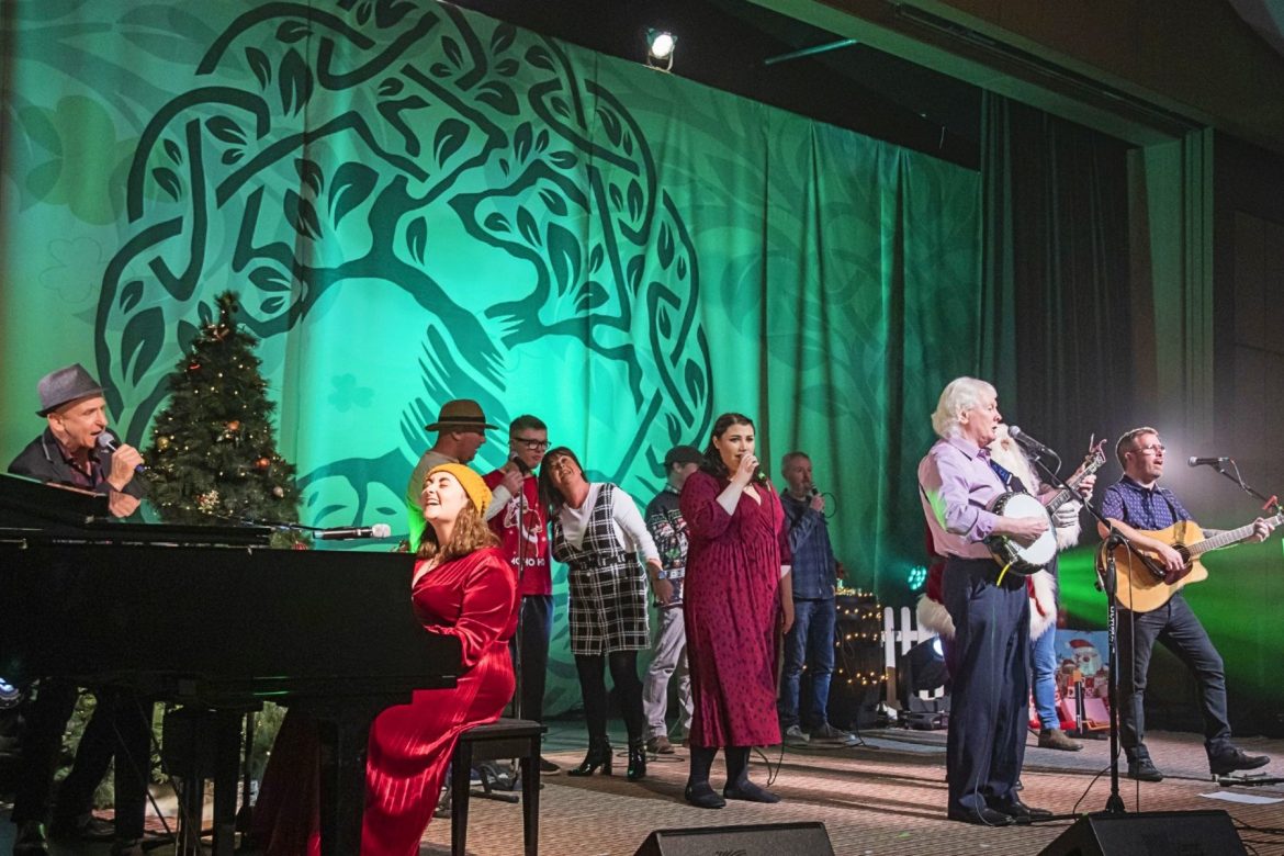 Le concert de charité de Noël ravive l’esprit de solidarité pour les personnes dans le besoin