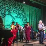 Le concert de charité de Noël ravive l'esprit de solidarité pour les personnes dans le besoin