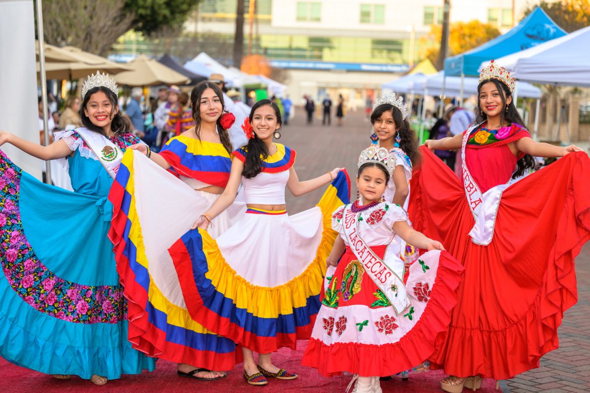 Célébration du festival des Latinos sur le L. Ron Hubbard Way