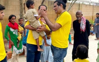 L'équipe de secours de Scientology aide les victimes des inondations au Pakistan