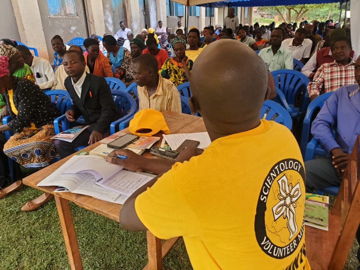 Les bénévoles de Scientology aident en Ouganda