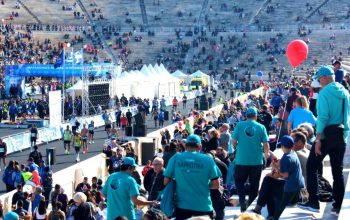 Les scientologues défendent un mode de vie sain et sans drogue lors du marathon d’Athènes
