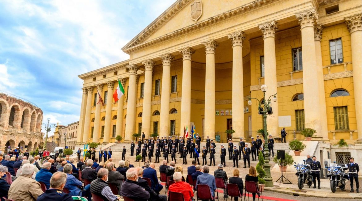 Le Président italien remet un prix aux bénévoles de Scientology