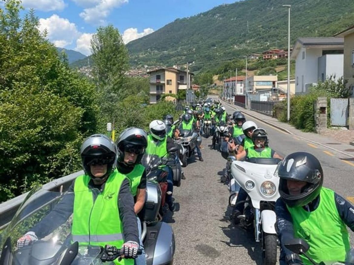 Des motards italiens font la promotion d’une Italie sans drogue