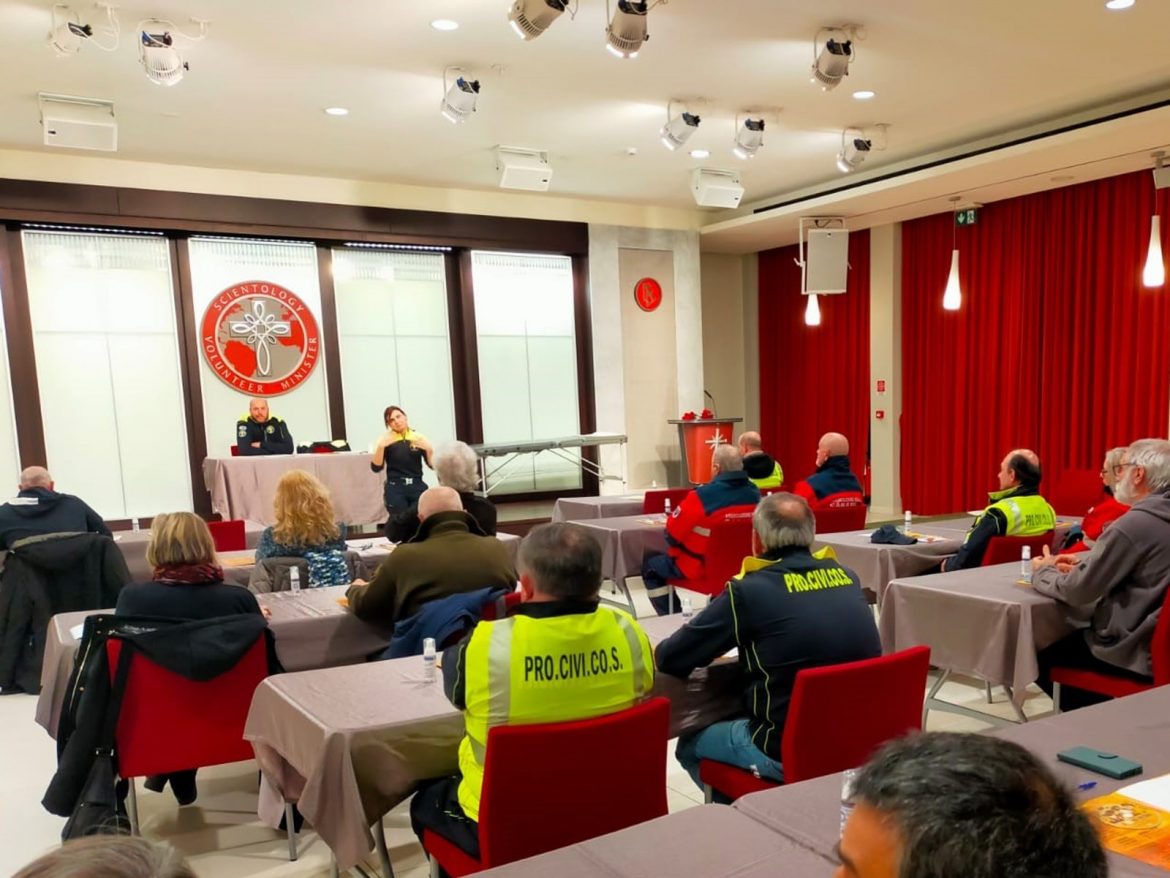 Séminaire d’aide aux victimes de catastrophes organisé à l’Église de Scientology de Milan