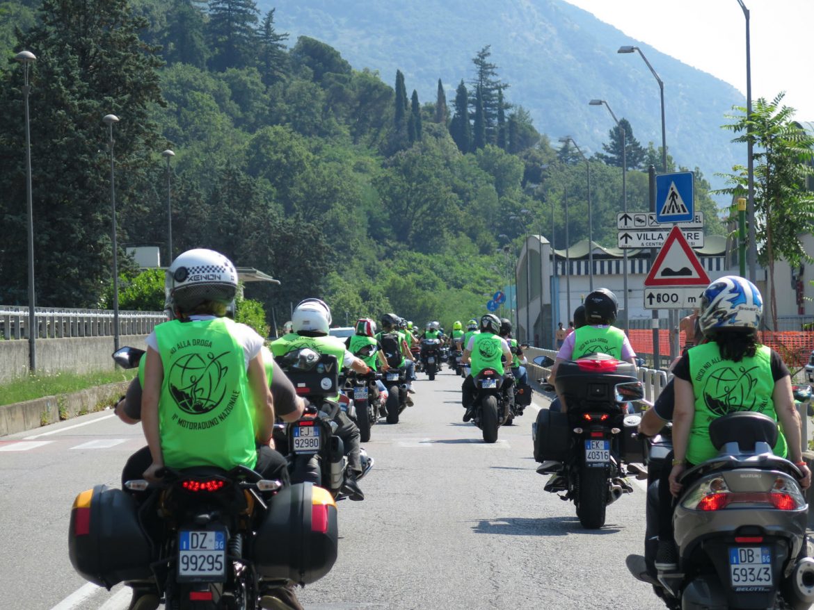 Course à moto pour une Italie sans drogue
