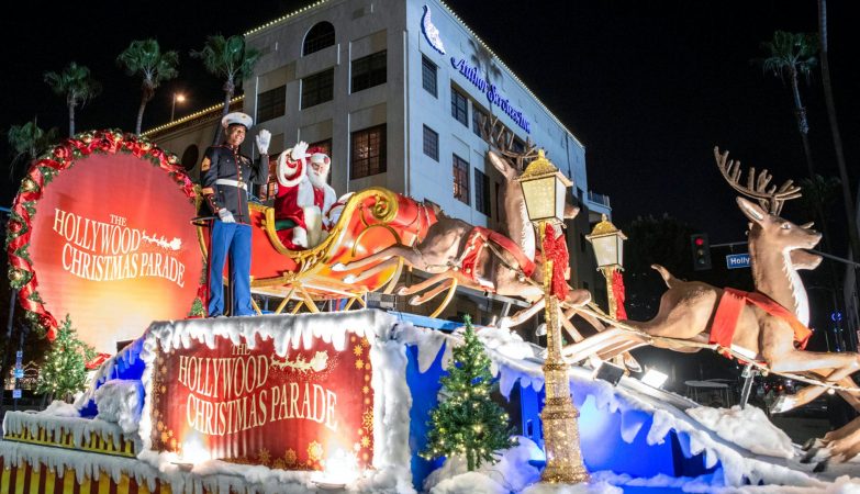La 93e édition de la parade de Noël d’Hollywood a rassemblé des milliers de personnes