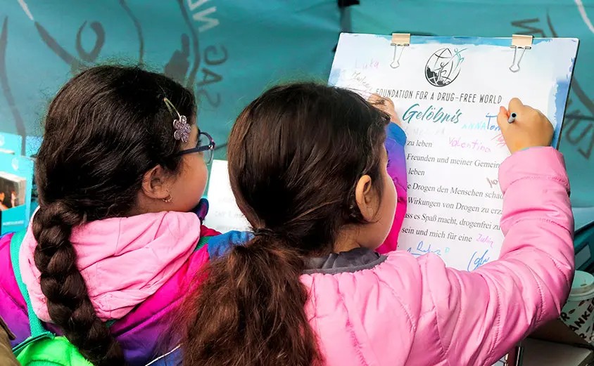 Des bénévoles autrichiens sensibilisent les jeunes à la prévention à la toxicomanie