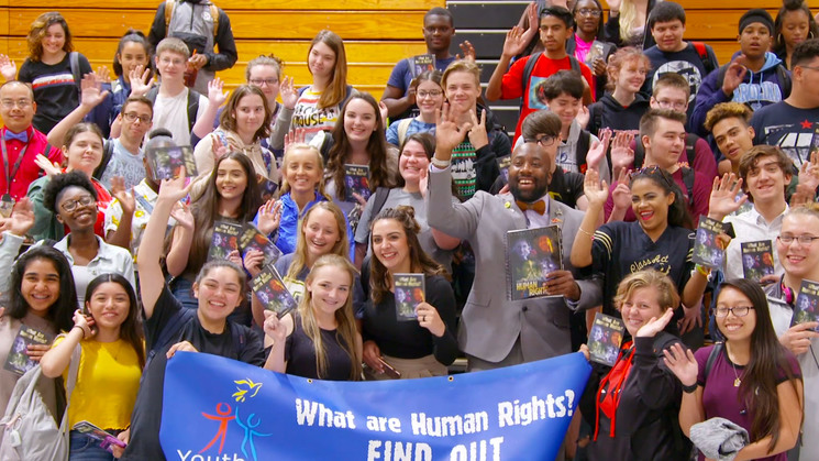 Un partisan des droits de l’Homme aide les jeunes à se protéger