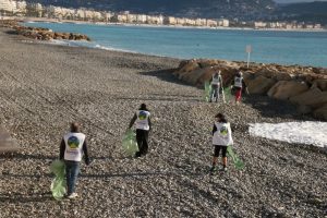 Des bénévoles agissent face aux incivilités