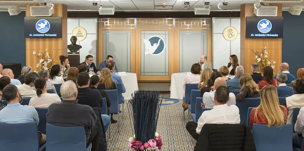 Débat interreligieux à l’Eglise de Scientology de Hongrie