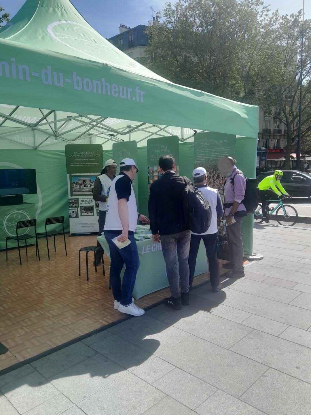 L’exposition de l’association « Le Chemin du Bonheur » transmet un message positif