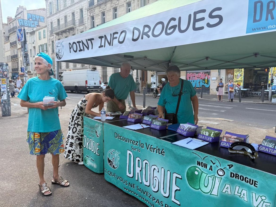 Prévention des conduites addictives : des bénévoles mobilisés sur les lieux touristiques