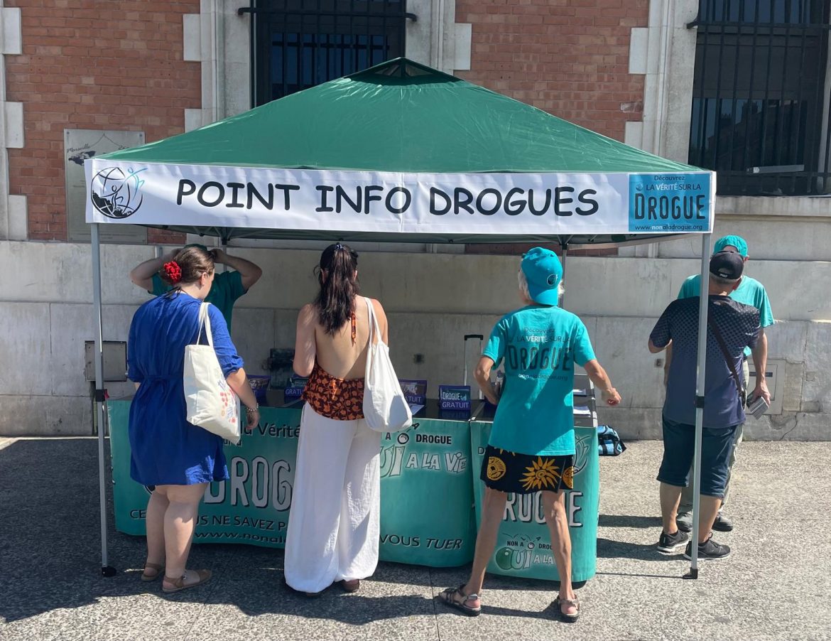 La « vérité sur la drogue » : Une campagne de sensibilisation choc dans plusieurs villes
